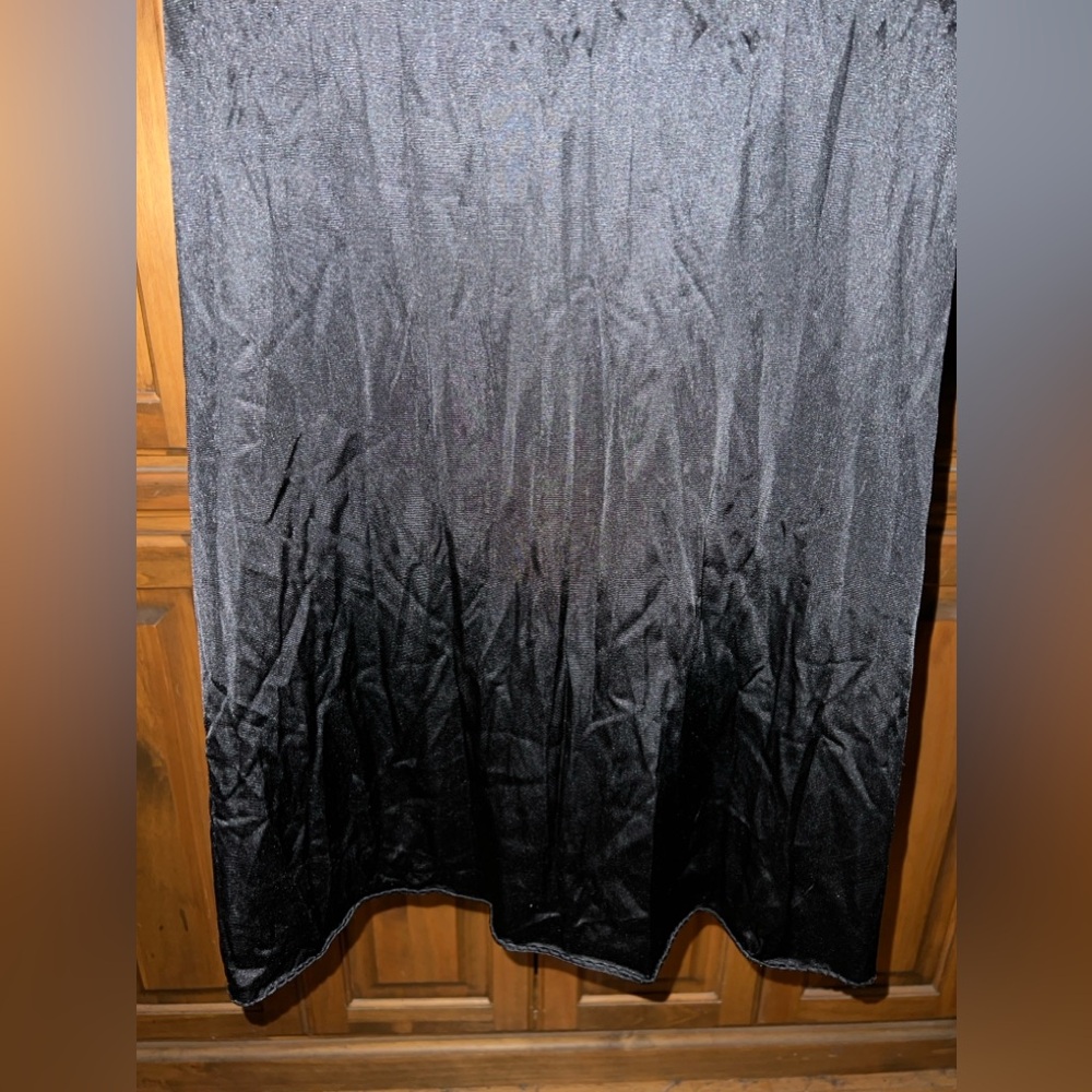 Slip - Picture 5 of 7